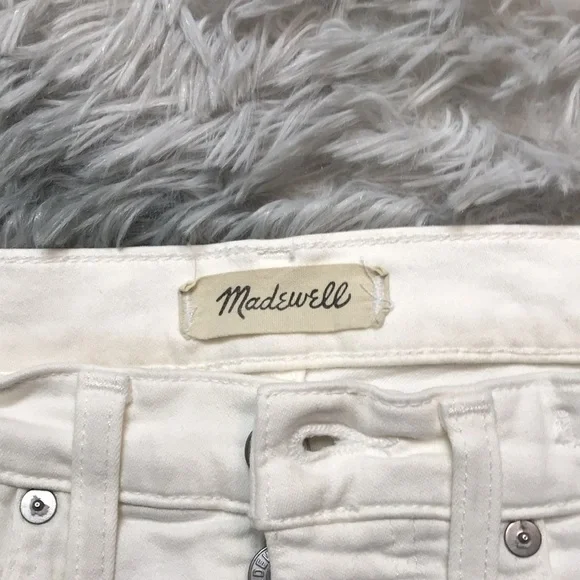 Madewell 10" High-Rise Skinny Jeans in Pure White: Step-Hem Edition - Picture 7 of 7